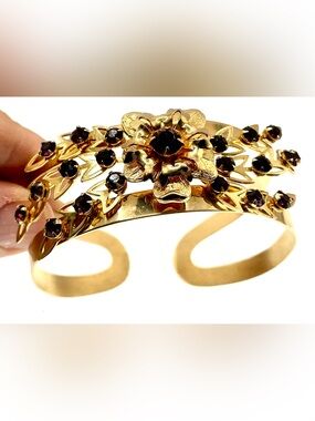 Vintage Gold Tone Floral Cuff Bracelet Amethyst Purple Rhinestones Statement